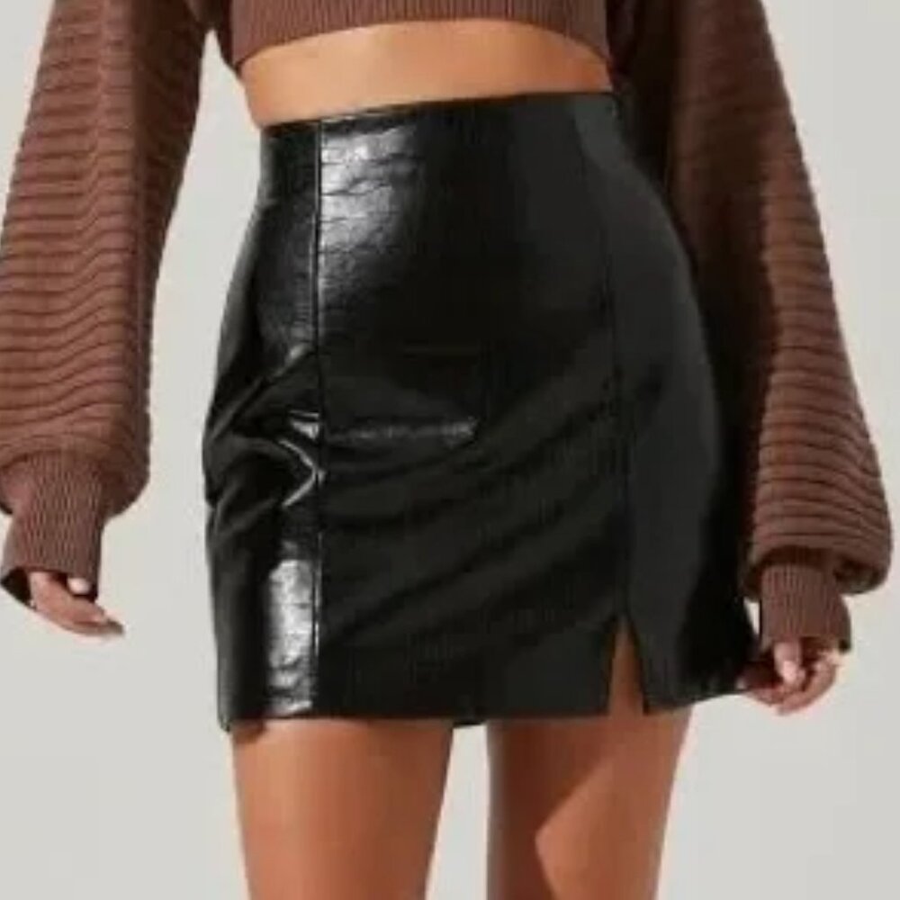 ASTR The Label Faux Leather Skirt